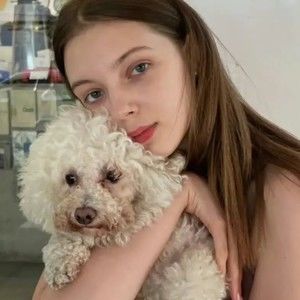 Meet your Posher, Katelyn